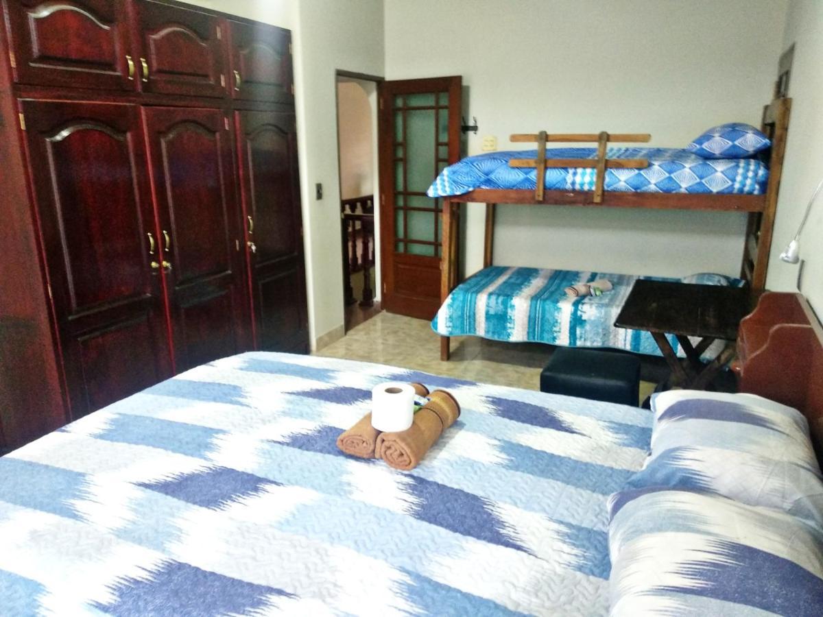 Residencial Moroni - Alojamiento En Cochabamba Bed & Breakfast Bagian luar foto