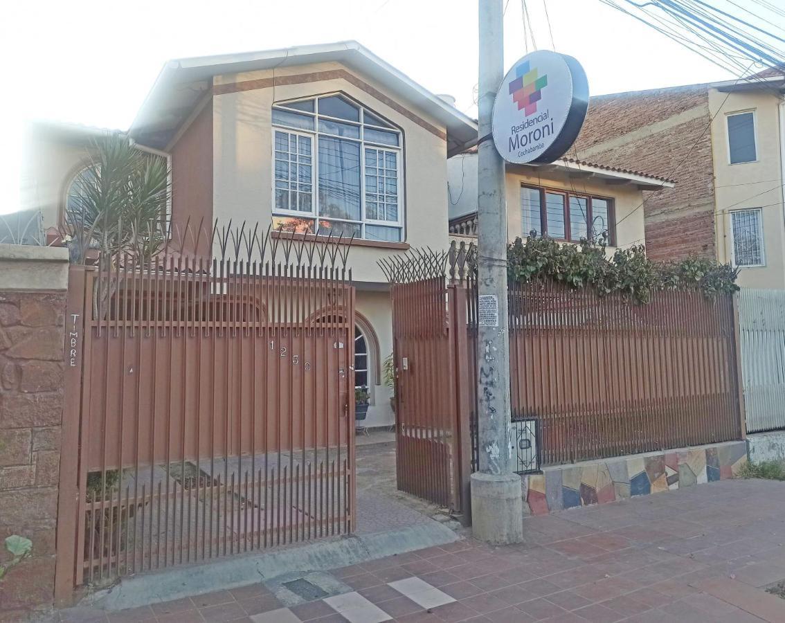 Residencial Moroni - Alojamiento En Cochabamba Bed & Breakfast Bagian luar foto