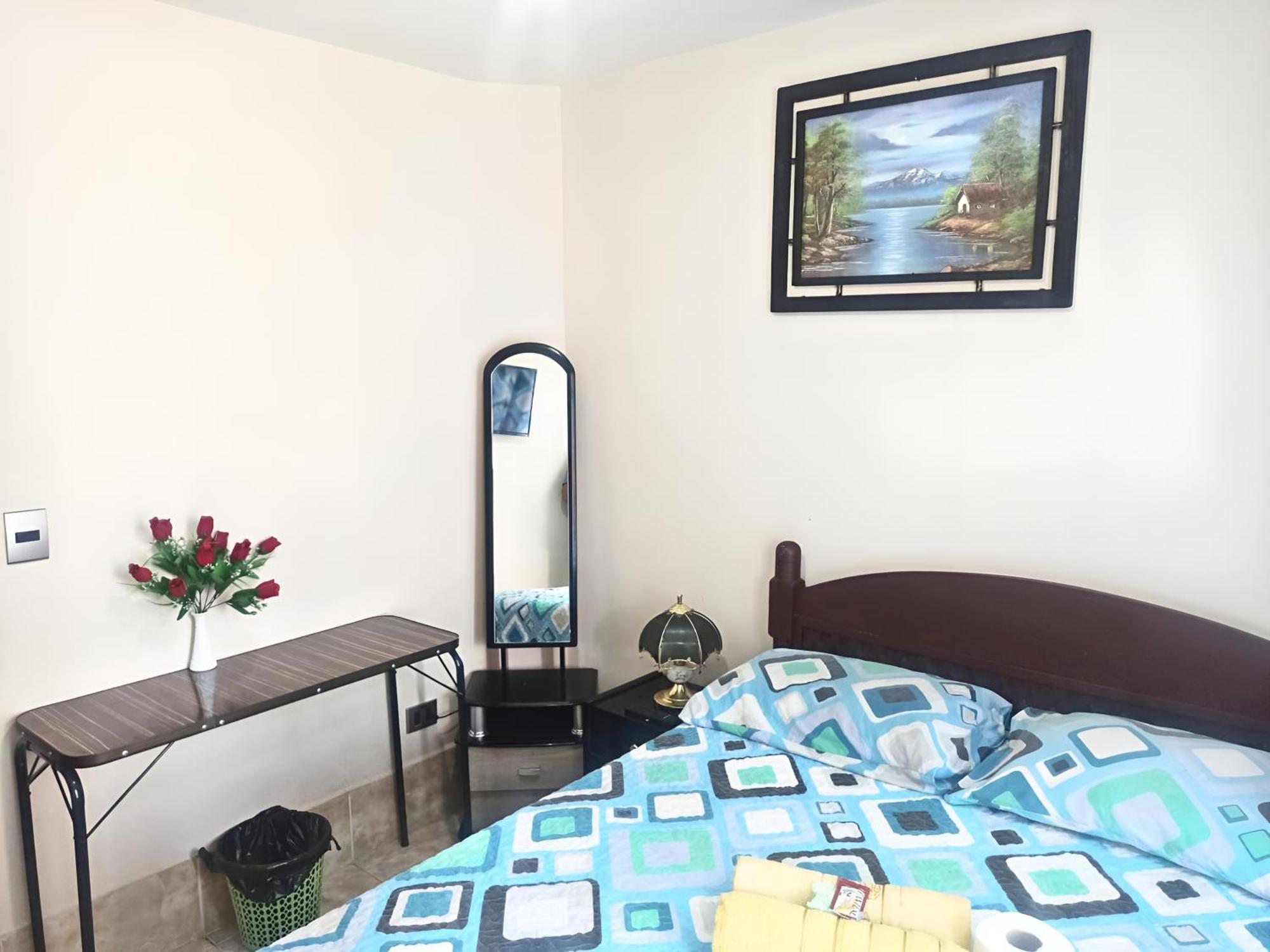 Residencial Moroni - Alojamiento En Cochabamba Bed & Breakfast Bagian luar foto