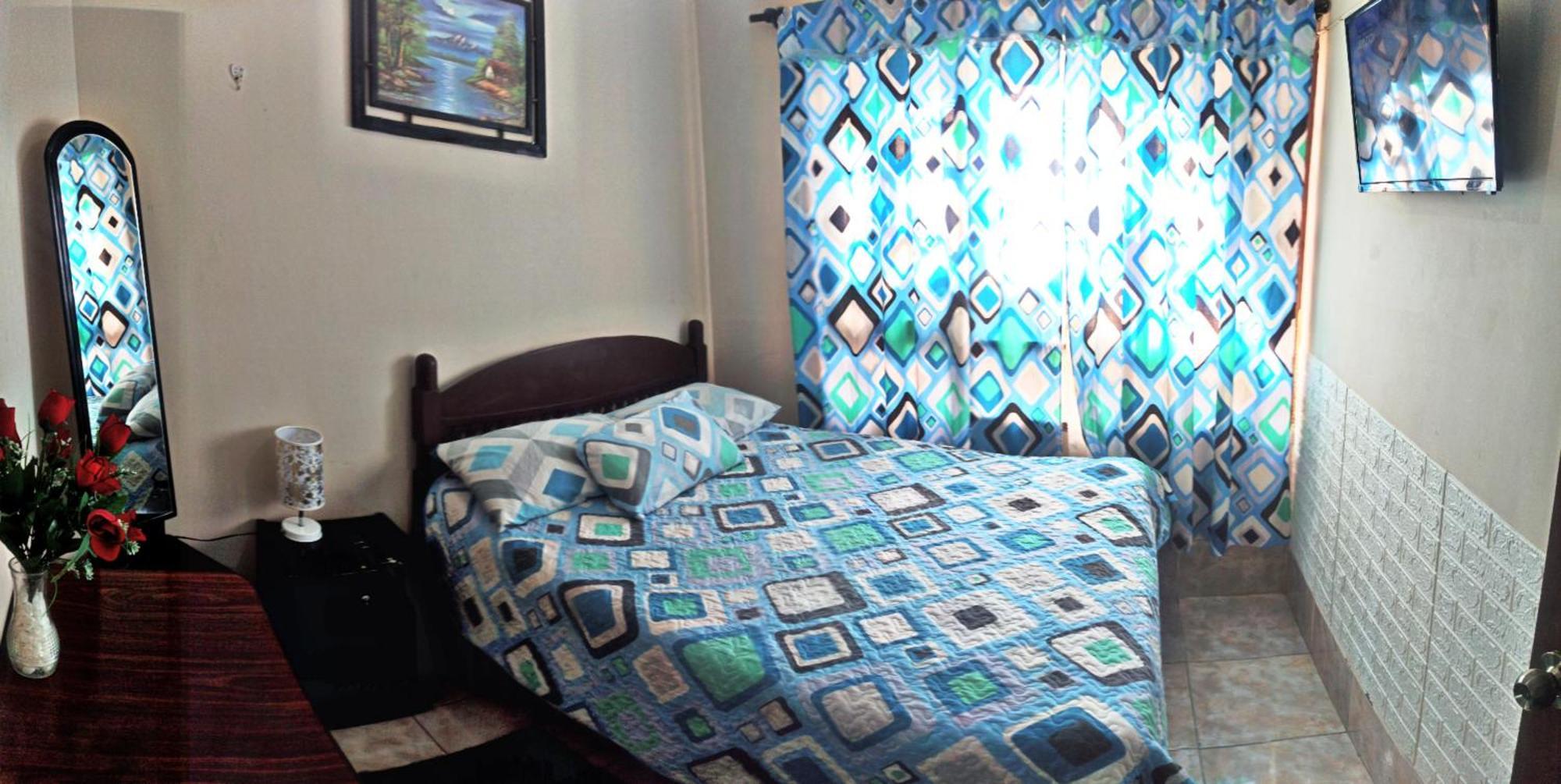 Residencial Moroni - Alojamiento En Cochabamba Bed & Breakfast Bagian luar foto